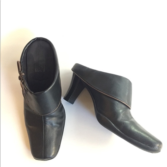 Black Aerosoles 2 1/2” Heels Slip On/Mules Size 6B - Picture 1 of 7